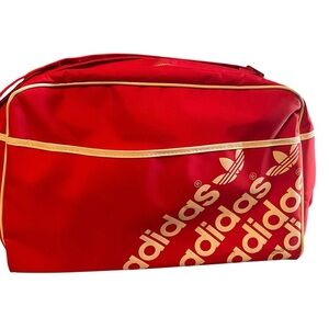 Vintage Adidas Gym Travel Bag Vinyl Trefoil Logo Shoulder Strap Red Taiwán 70’s